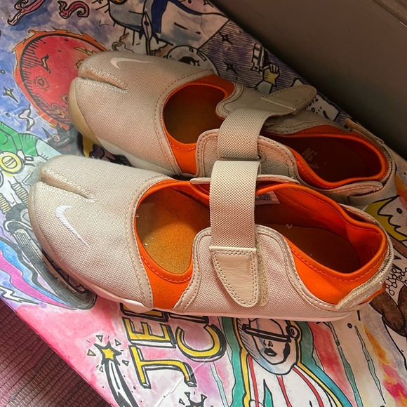 Nike Tabi Rift Sneakers in Orange and Cream - Picture 2 of 5